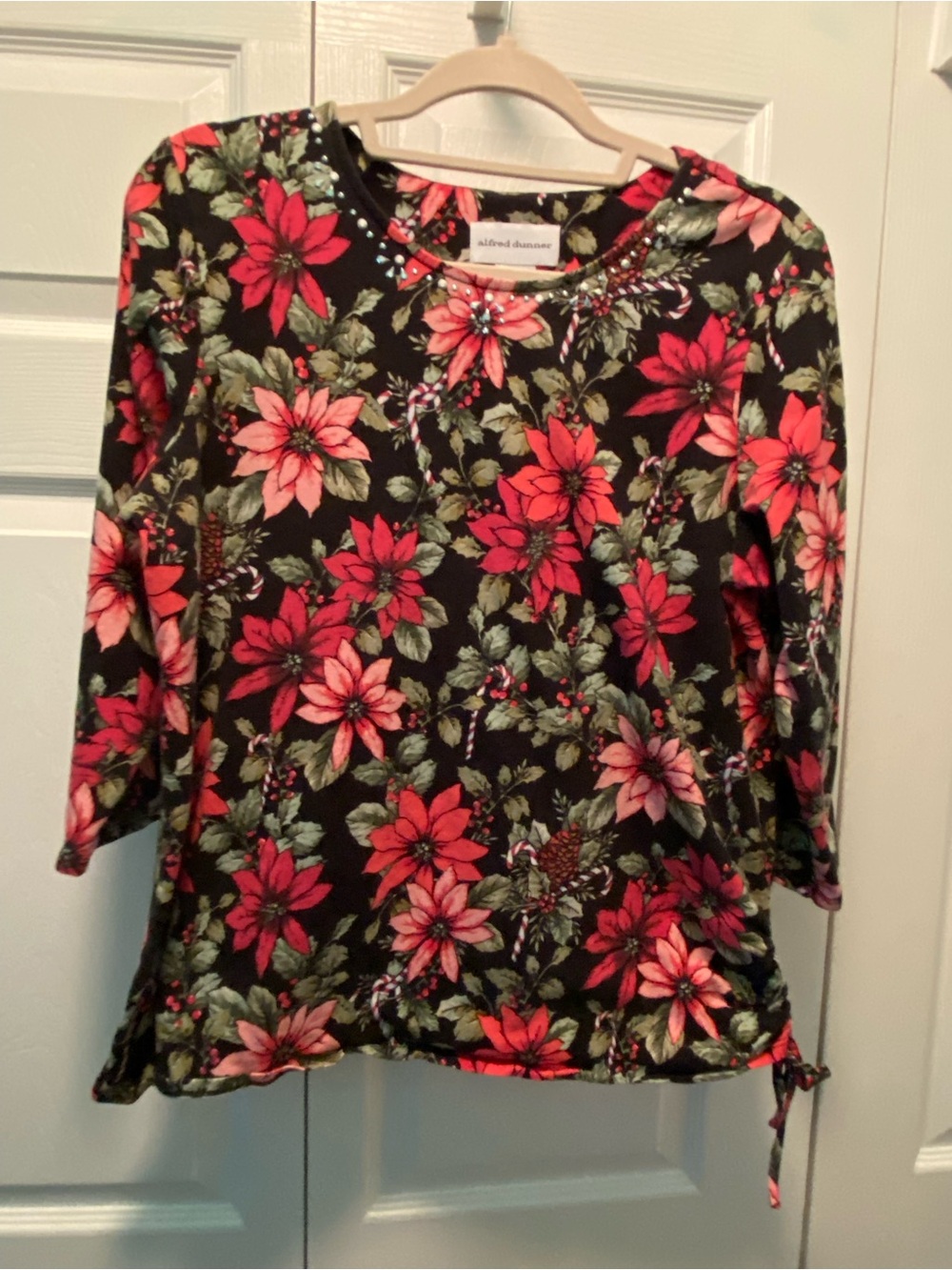 Alfred Dunner Christmas Black, Green, Red, Top Poinsettias, Candy Canes size Med